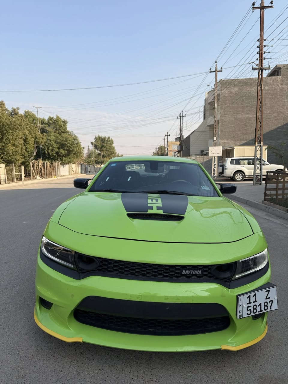 للبيع: جارجر دايتونا موديل 2023
• المكينة: 6.4 لتر
 • الممشى: 18 ألف كم فقط
 • اللون: بلادي
 • الحالة: كلش نظيفة ومرتبة
 • الصبغ: 4 قطع صبغ
 • المواصفات: فول مواصفات + فتحة سقف
 • الموقع: بغداد

السعر: 200 قابل للتفاوض 

📞 للاتصال: ***********
