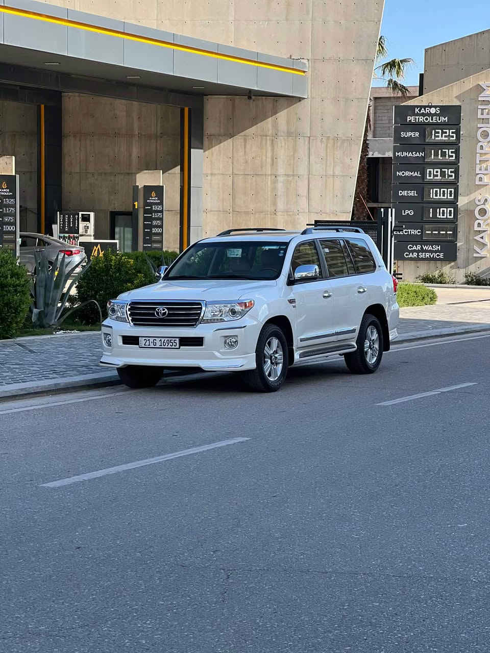 توێتا لاند کرۆزەر مۆدێل ٢٠١٣ 
Gxr v6
٨٩٠٠٠ کم ڕۆشتوە  بە شە رتی فە حس
تە نها ١ چالی بچوکی هە بوە جاک کراوە
تایە ی لۆک 
سە نە وی و ڕەقە می تا ٢٠٣٠ تازە یە
دە عمیە کانیشی بە شە رت قە ترە بۆیاخی نیە
***********
سلێمانی السليمانية, العراق
