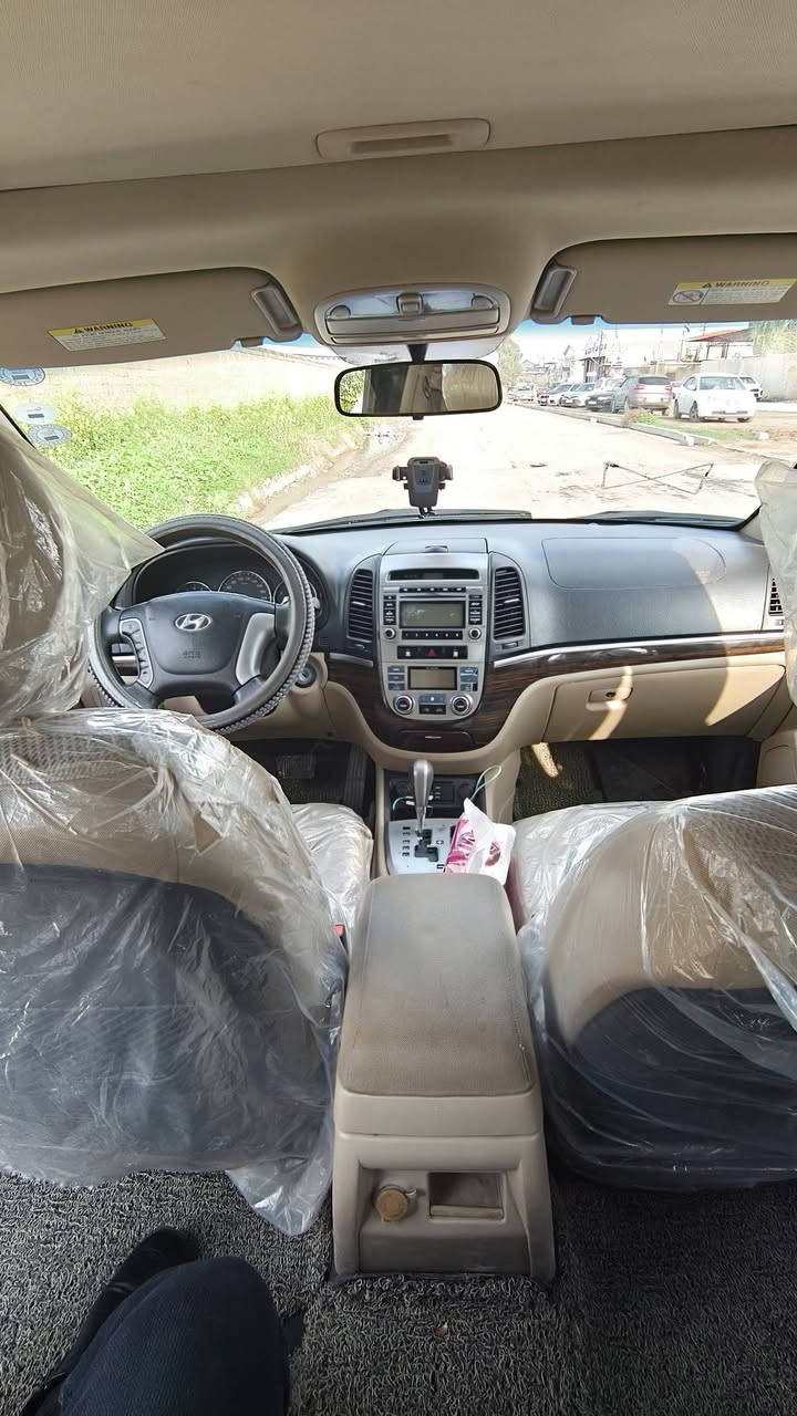 سنتافي موديل 2011
السياره جديده بعدها مابيها اي ملاحظه جديده 100% ماناقصها برغي وبلعافيه علياخذها.  سياره باسمي . سنويه لحد 2030 . كاربون بانزين . 
للبيع او مراوس بسياره النترا او سوناتا 
موصل . جانب الايسر 
للاستفسار ***********. ***********
