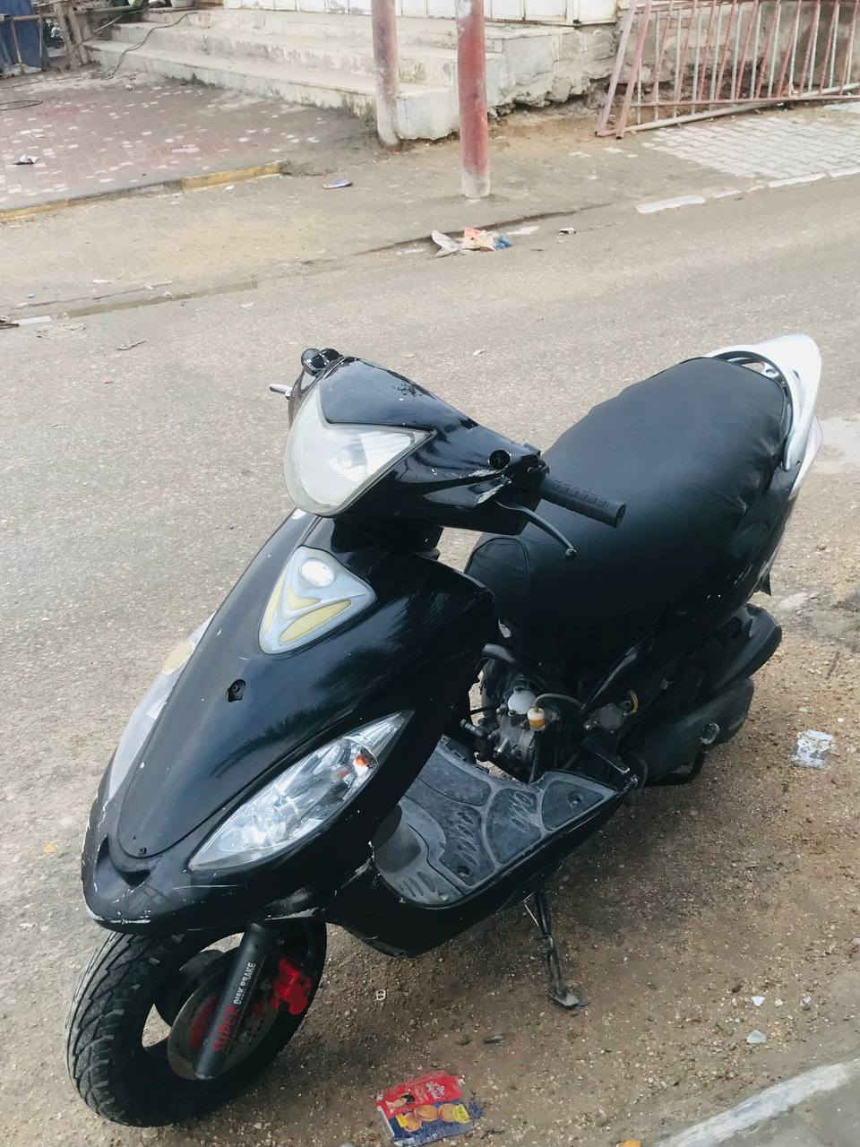 سلام عليكم دراجه كامكو v 2 للبيع دراجه نضيفه مامفتوحه علفحص السعر 400بيه مجال للجيه   عنواني نجف شارع المدينه ***********
