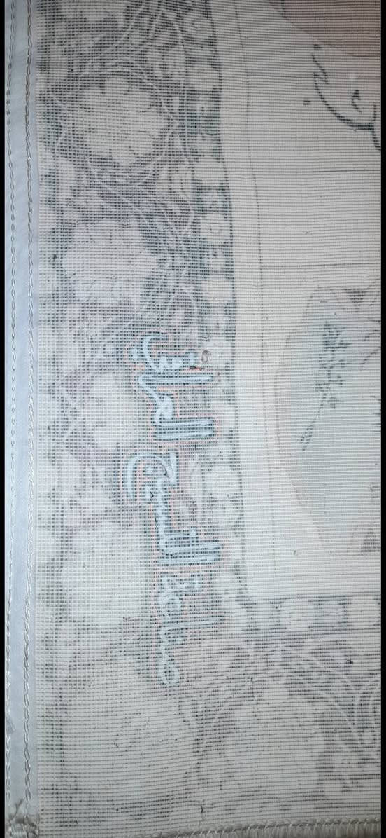 زولية انتاج المنشاة العامة للنسيج من نوادر القطع المهمة في بيان تأريخ العراق والمنطقة التي تحيطه ،، الابعاد  الطول 103سم  × 70 سم  ،،،،
***********          واتساب & فايبر
