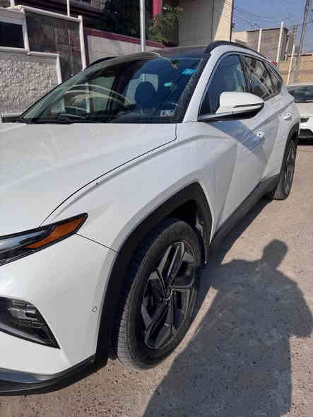 توسان موديل 2023 هايبرد برستيج فول مواصفات بدون ايبراك ضرر قبغ جنطه ومبدل 
محرك 1600 تيبربو
السعر 21000$
5 كامرات كامره في الاشاره في الدشبول عندي تشغيل الاشاره 
تشغيل عن بعد وتحكم في الرمونت الى الامام والى الخلف تسير عن طريق الرمونت
بانوراما سلايد روف
شحن لاسلكي وكير دكم وشفتات ومثبت سرعه ومانع تصادم رادار 360 درجه 
تدفئه ستيرن
تدفئه وتبريد كشنات والكشنات الخلفيه تدفئه
المقاعد الاماميه كهرباء 
تبريد خلفي امامي 
صندوق كهرباء 
AWD دفع رباعي
مساعد منحدرات
قياس مدى تركيز السائق وتحذره عند التعب وعند النوم واهتزاز الستيرن
وبيه مواصفات جدا عاليه ماذكرته لكثره المواصفات
الاتصال : *********** بغداد
