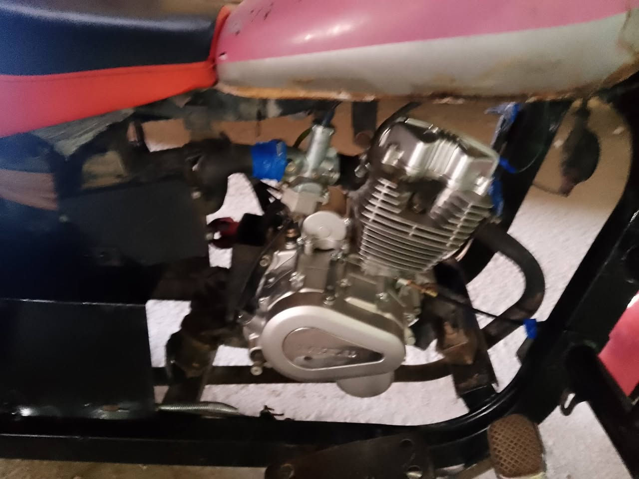 سلام عليكم ستوتة للبيع موديل 17 اوراق باسمي مكينة صار يومين من شادهة دبلات ستوني شديتهن اصلايات وكيل وكير هم ستوني شادة اصلي دراجة كبل لشارع برغي ماذب عليهة اكسن ريشة شرط سعر مليون واربع مية وخمسين. مكاني نجف رضوية قرب سوك جمعة رقمي  ‏‪***********‬‏ وخاص هم متواجد
