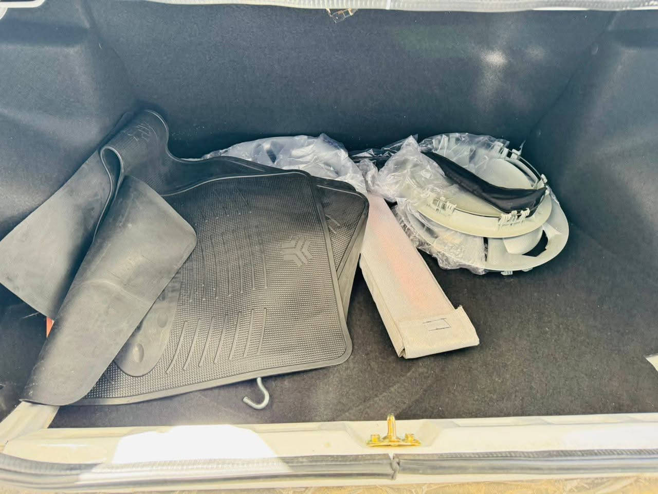 السلام عليكم سايبا 2026زيرو بدون رقم تترقم جميع المحافظات السعر بدون رقم 75تريد مرقم 80العنوان ديوانيه موبايل ***********  ***********
