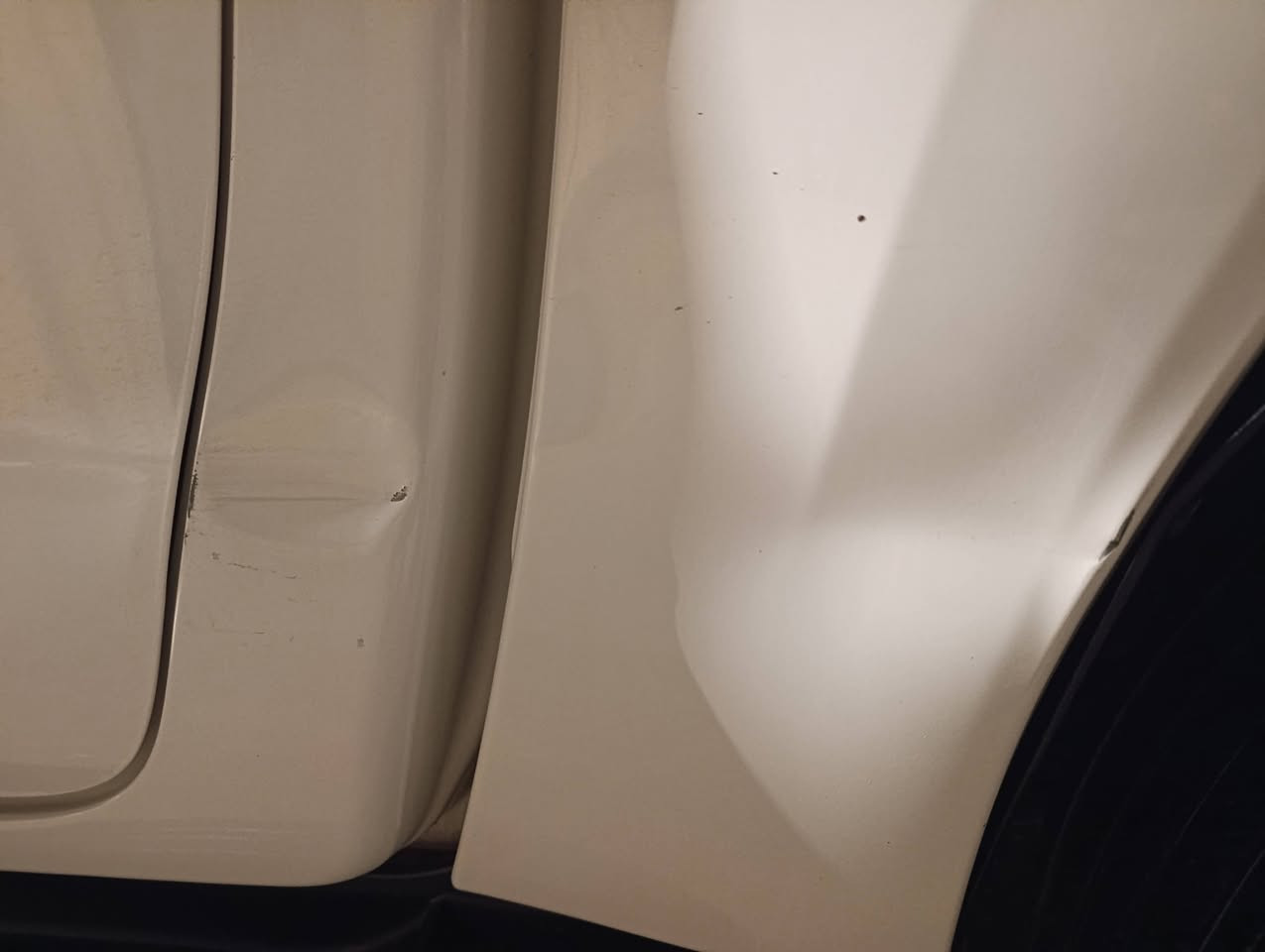 (السلام عليكم)
هايلوكس فور ويل، بانزين، گير اوتوماتيك، مكفولة  موديل 2021 رقم بغداد 
فول مواصفات /بصمة تشغيل +ابواب 
تبريد كشنات + مانع انزلاق +كاميرا وحساس. 
المسافة المقطوعة 135ألف كم 
السعر 285 ورقة $ 
للاتصال ***********
