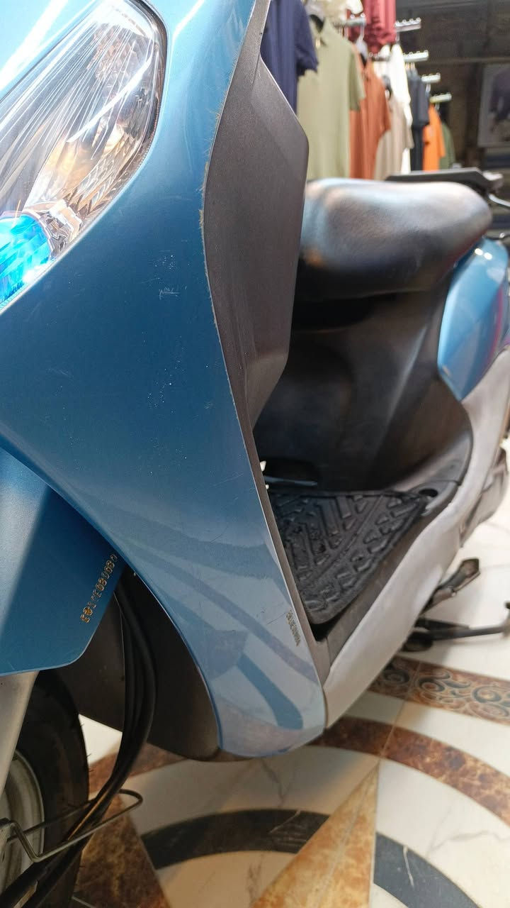 السلام عليكم
منغولي حديث موديل 18 بدون دكمه عابره مرحله الأولى
لون مميز سمائي دراجه تجي شوفها مكفوله من كلشي صبغ ماكو بوليش ماكو محرك كارتون ماشيه 11 ألف🫠 دراجه عابره مرحله جديده تجي تفحص من شمال🌚 للجنوب ايي فيتر ودي وين ما يعجبك لايت زنوني يشتغل على لبلوتوث تعلي وتنصي درجات بيه اشاير جهتين اشاير شغاله هورن تريله شادلها 🔥كاسحه دراجه أخو جديد السعر 1600 وقابله للتنزيل بلبيع كلش سهل ماعدك تأخد وتروح العنوان بابل المسيب السوق الكبير يعرفوني أهل لمسيب اشتري كارتون ووابيع مخليها تحفه ويه لملابس 🫠 رقم هاتف ***********📞،🏃‍♂️
