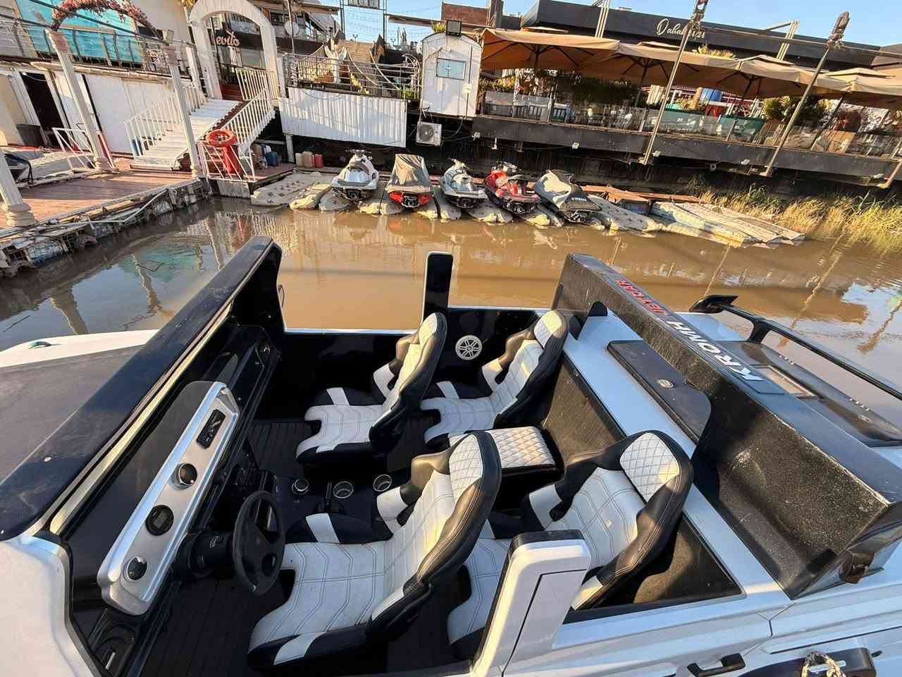 السلام عليكم سياره جي كلاس للبيع 4نفر محرك فور ستروك ياماها100 مديل2024
المحرك جديد طك صندوق الاتصال ***********
