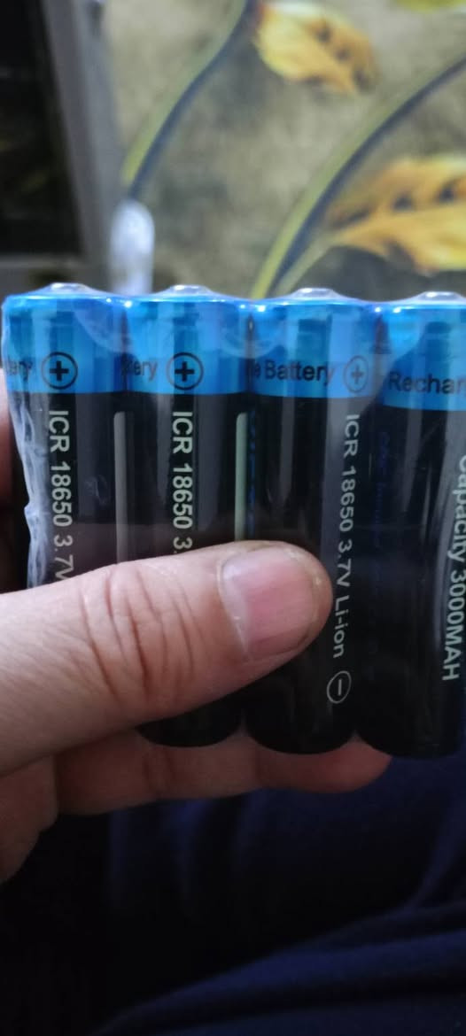 لمحة عن هذه الصورة

أدوات البحث

نبذة باستخدام الذكاء الاصطناعي

￼

+1

هذه بطاريات ليثيوم أيون Victpower 18650 قابلة لإعادة الشحن. 

النوع: ICR 18650 ليثيوم أيون.

الجهد: 3.7 فولت.

السعة: 3000 مللي أمبير في الساعة.

تُستخدم هذه البطاريات في مجموعة متنوعة من المعدات الكهربائية، مثل المصابيح وأجهزة القياس. سعر 15 اصلي مكان حي عامل بغداد 
 مكان حي عامل بغداد ***********  واتساب
***********
