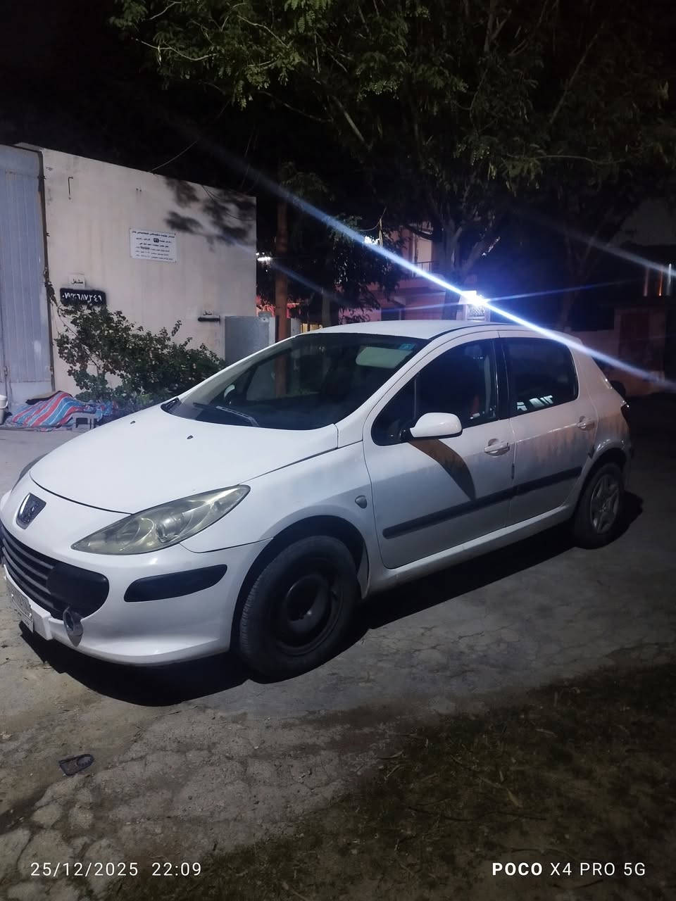 السلام عليكم بيجو 307 موديل 2006 رقم بغداد الماني  محرك وكير صدر كهربائيات كله مكفوله  مصبوغ إجزاء للاجماليه مبينه مكفوله من ضربه  ...ثبريد معتبر وثلاجة شغاله كير  عادي اوتوماتيك طخم اطارات جديدة حداديه...تابليت شاشه كاميرات خلفيه.. فیتبم جدید ..کلاص بنزين مبدل .. جويتر منظف  نوزلات معمره..ادامه كامل مع سيفر من الكثير والكثير حقا تحفه..

سعر 48  كلار

 كير محرك تبريد.. و  . رقم الماني هزه  جديده 
طرف ثالث وكاله  قياده باسمك من الحائز ...بيك خير واتصل ***********
