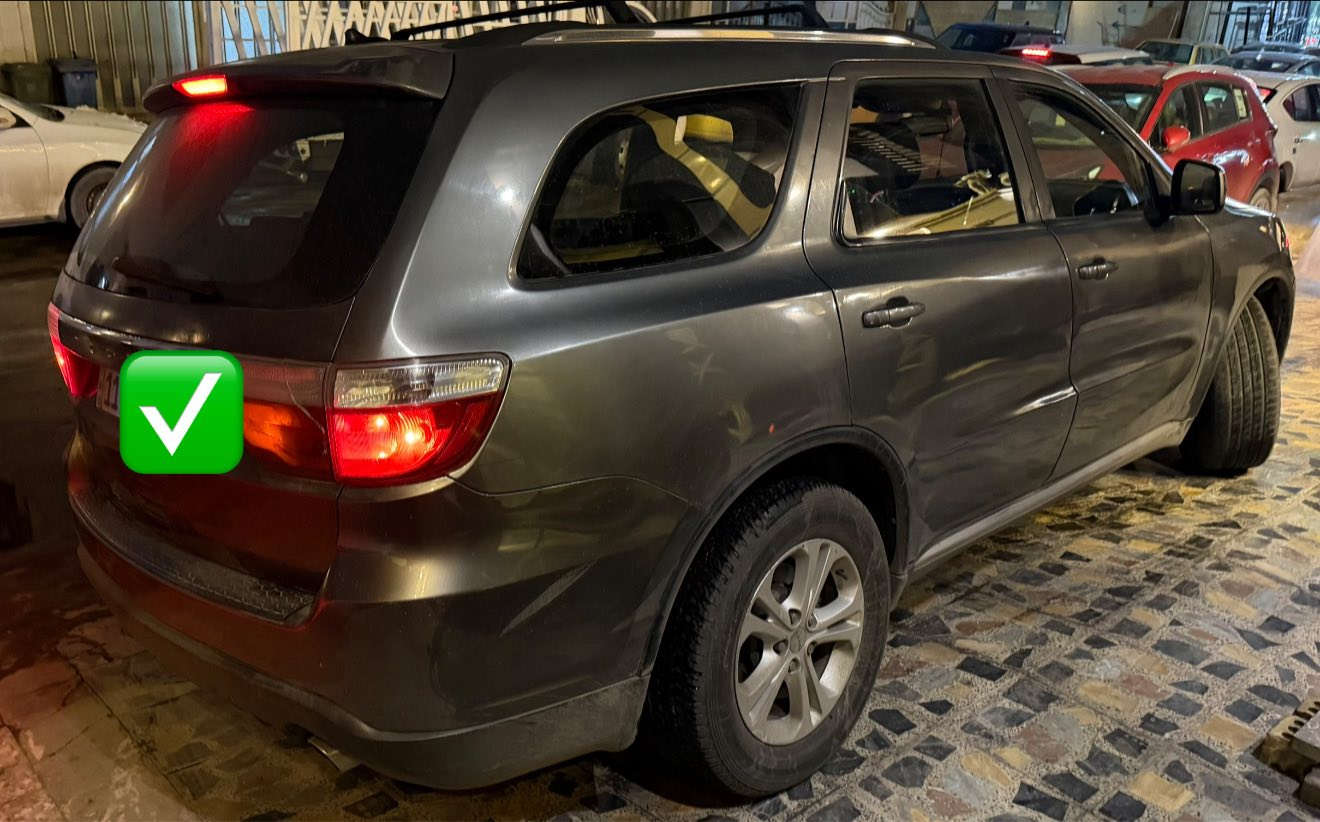 دورنكو ٢٠١٢ رقم بغداد الدولي جديد سنويه وأرقام جدد بسمي تحويل ثاني يوم سياره حلوه وجاهزه محرك ٦ سلندر ٣٦٠٠ سياره مواصفاتها جنطه كهرباء ٧ اراكب ويل كب ٣ قطع تبريد شاشه كامره تبريد ثلاج ترأيها كلش حلو بيها قطع صبخ 
مكان السياره بغداد 
عارضها ب ١٠٧ وبيها مجال لشراي 
***********
