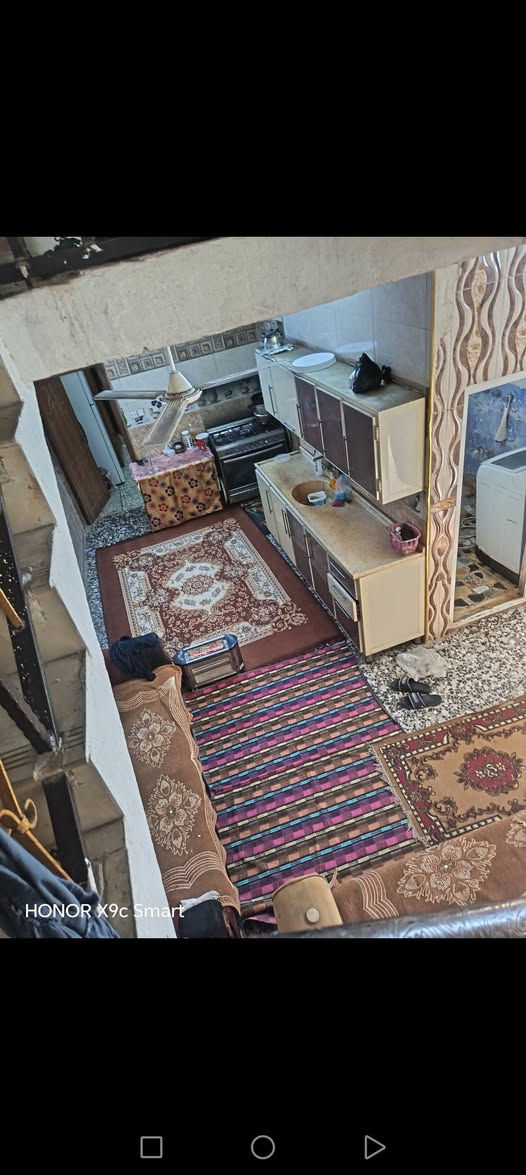 منزل للبيع /مساحة /١٠٠متر /واجهة /٥ /يحتوي على /٢غرف نوم /+صالة + مطبخ +خدمات /البيت نظيف  طابو زراعي سند  ٢٥/موقع ممتاز /شهداء البياع /خلف  /مطعم المسرة /الاستفسار على هذا الرقم /***********/السعر مناسب
