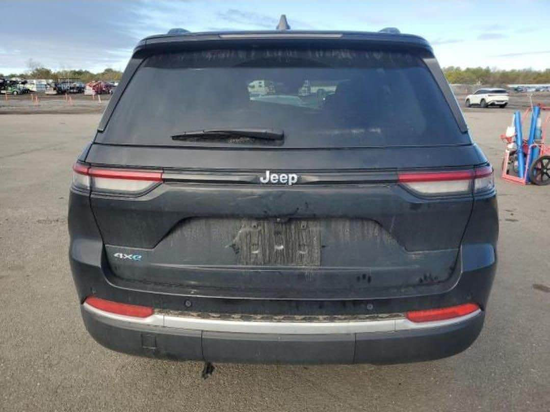 🚗 جيب كراند شيروكي بلگن 2024
🖤 اللون: أسود ملكي
📍 رقم بغداد

✨ فول مواصفات 1/1

🔹 سقف بانوراما
🔹 تشغيل بصمة + تشغيل عن بُعد
🔹 شاشتين (وسطية + شاشة للراكب)
🔹 حساسات خلفية
🔹 تدفئة مقاعد أمامي وخلفي ♨️
🔹 تدفئة ستيرن
🔹 كشن جلد كهرباء 💺
🔹 أنظمة أمان ومواصفات كاملة معروفة بهالفئة

📊 الممشى: 22 ألف ميل فقط

🛠 السيارة مبولشة بالكامل ولمعة وكالة ✨
🔧 صدر أمامي مبدل موبار أصلي
⚠️ بدون ايرباك – صور الحادث متوفرة بالاعلان بكل شفافية

🔥 السعر 355  ورقه 📩

📞 للاستفسار والاتصال: *********** بغداد, العراق
