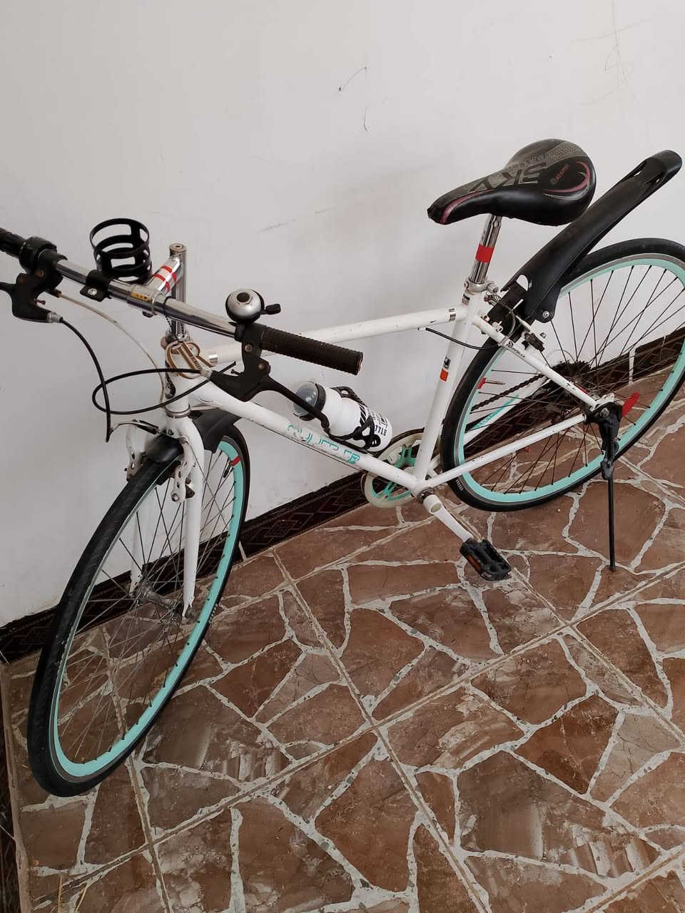 بايسكل c700 رياضي ماركه سمارت باله ورد ياباني نوع هجين
اتصال ***********
 س ١١٥ وبي مجال للشراي
