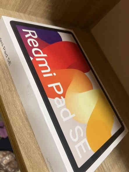 ايباد ريلمي باد se 
ذاكرة 128 
نصيف الجهاز كلش وممصلح ماخذه قبل شهرين 
رايده ب150 وبي مجال
مكان بغداد شارع فلسطين
***********
