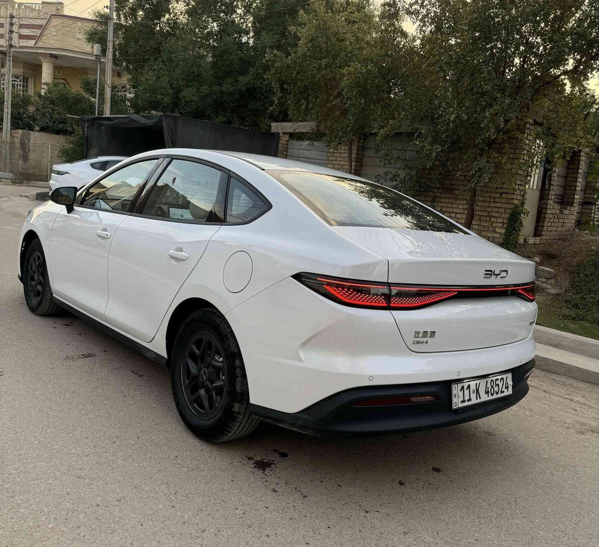 Byd
2025 cl5
داخل جلد ابيض
ماشيه 3000 
مكفوله 
رقم بغداد
مكاني بغداد الدورة
السعر 128 مجال
***********
