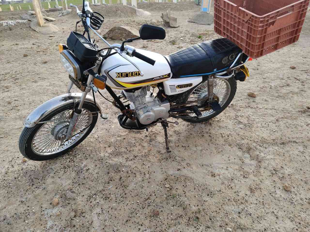 للبيع السعر 400 وبيها مجال 

***********
