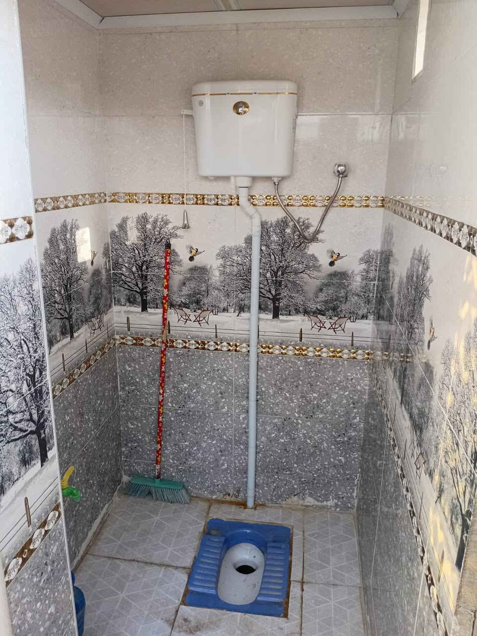 بيت زراعي للبيع مساحه 200متر بناء بلوك كهربائي اعكاده غرفتين وصاله ومطبخ واستقبال وطارمه وصحيات داخليه وخارجيه المنطقه مخدومه كهرباء مجاري ماء الناصرية لاسكان الصناعي دور سيد حمزه يبعد عن الشارع العام 75متر سابع بيت عن الشارع العام السعر 65مليون بي مجال للاستفسار ***********
