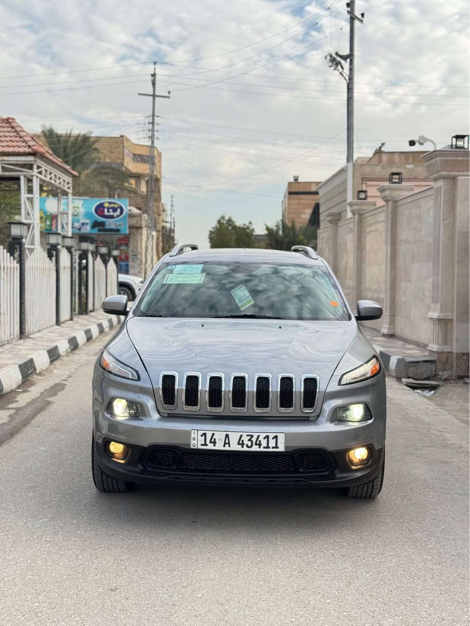 سلام عليكم ورحمة الله وبركاته 
جيب بزون 2018 سياره ستخدام شخصي ماشيه 60 كلشي عل كبس شركه وارد أمريكي فقط صبغ البنيد بدون رباك راديترات فانات كواتم  بلاد سياره حيل نضيفه مكينه كير حداديه تبريد تخم تاير كله جديد شرط الفحص  موصفات LIMITED  فول ما عدا بنراما بصمه تشغيل بصمه أبواب  ترحيب عند القتراب أناره ترحيب أشاره بمري حساسات رادرات تشغيل عن بعد جنطه كهربائية كشن جلد + كهربائي ويل كب 19 كروم منظومه زينون زرع حاجب بوجكتوات. 5 راكب 2تبريد محرك 2400 مكفول  باقي موصفات معروفه رقم بصره إنكليزي جديد تحويل بسم المشتري مباشر. سياره حيل جديده مكان سياره مركز الناصريه حي الحكيم قرب مركز شرطه الفداء سعر 128  اتصال *********** ناصرية, ذي قار
