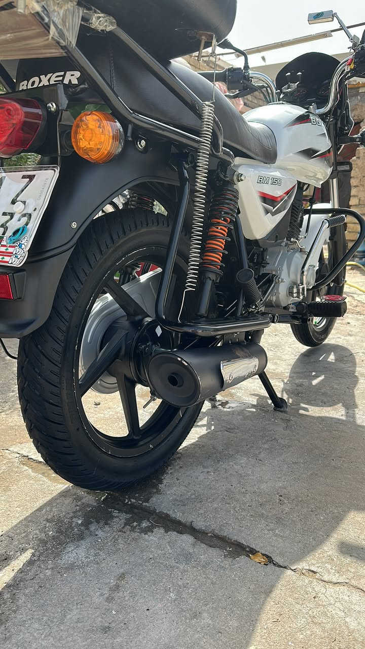 سلام عليكم شباب بوكسر مديل 2023طالعه بل2024 خير من الله عله لايت زنون اصلي وعليه لد بل ماصده ودراجه مامتعوبه جديده بعنه الكلمه ونضيفه وعله ايدي الدراجه مكاني اليرموك الداخليه الدراجه معروضه 2700 وبيه مجال الرقم (***********)(0783831080) ملاحضه السوك كلشي بي فلاوسك عدك وحلالنه عدنه 🤝
