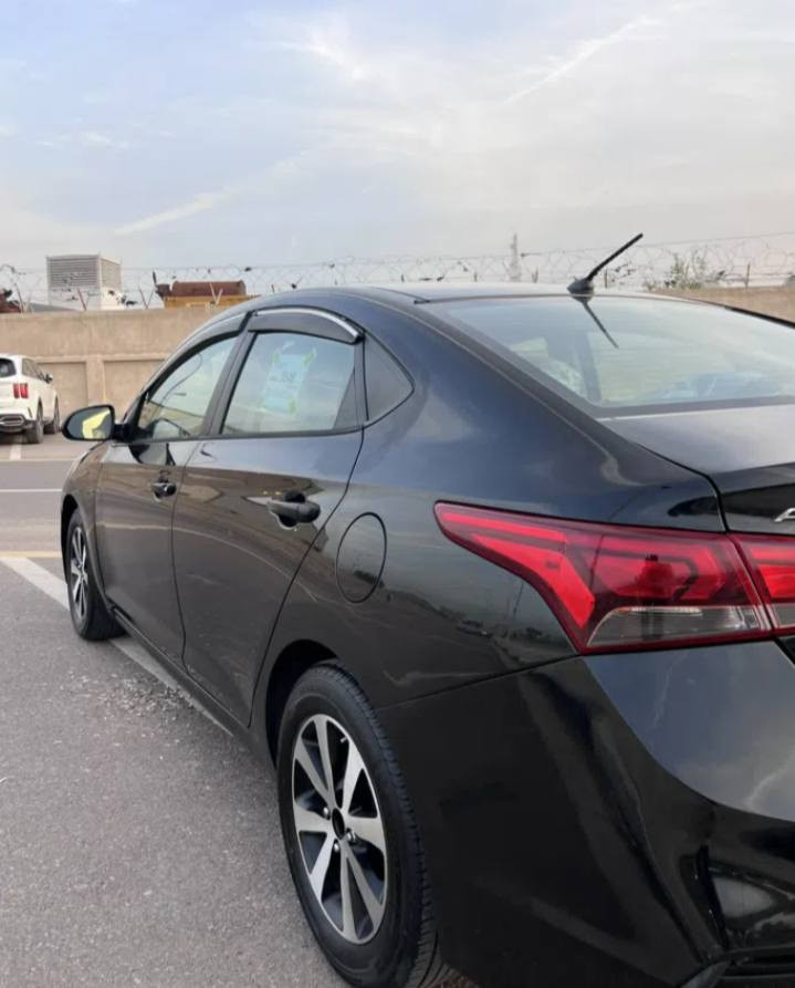 سيارة هيونداي أكسنت 2021 اسود
وارد أمريكي
حادث
بجم ومصبوغة أحزام للجمالية بسبب لون الأسود
كير ومكينة وتبريد كفالة عامة
ماشية 54 الف ميل حقيقي
طخم تايرات جديد
دواخل السيارة جديد جداً
السيارة مال أبنية مدرسة
سعر السيارة 89 ورقة وبيها مجال 
بيع مستعجل
0782 310 5830
