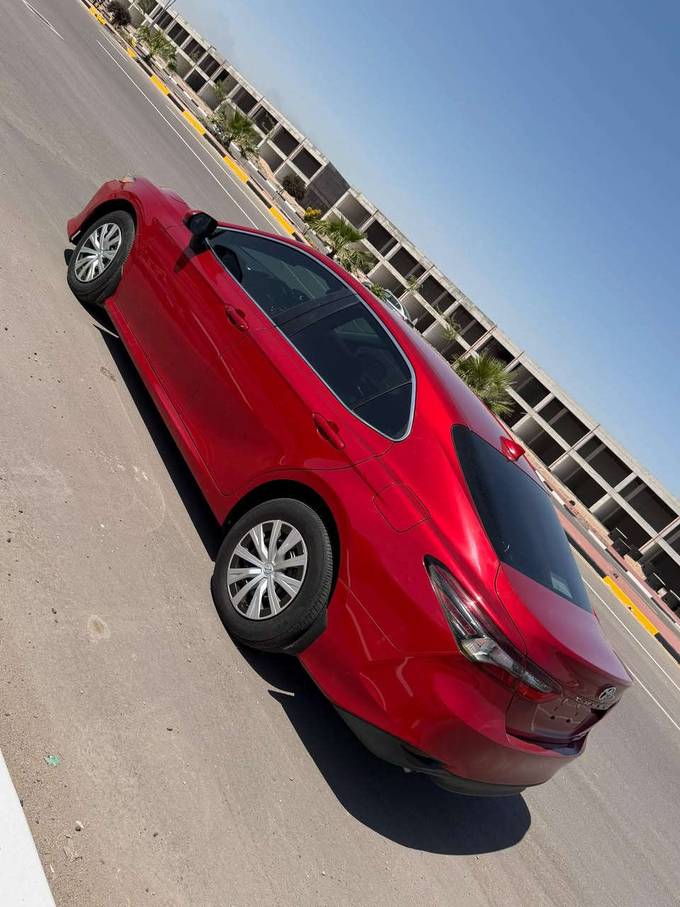 السلام عليكم كامري 2023 هايبرد بانزين سياره وارد امريكي كفاله عامه بيها تقرير غرق سياره فول عدا الفتحه سيار تترقم جميع المحافضات رقمها مجانن مكان السياره البصره بيع فقط *********** السعر 175 بيها مجال بصيط
