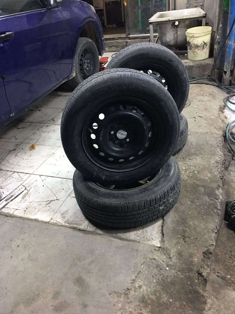 السلام عليكم للبيع اوياله كورلا مع الاطارات تخم صيني السعر 175الف مكاني بغداد
***********
