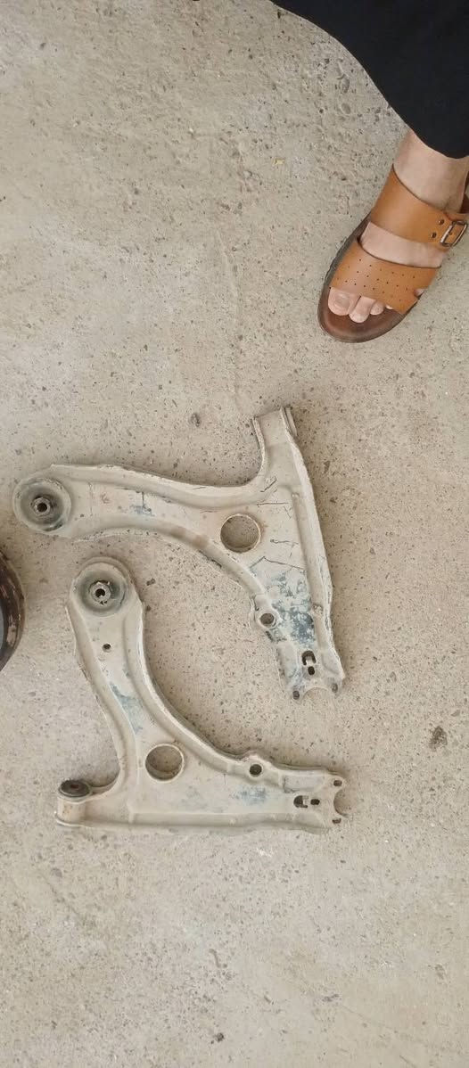 لبيع غراض كولف
المكان ايمن حي العبور 
***********
