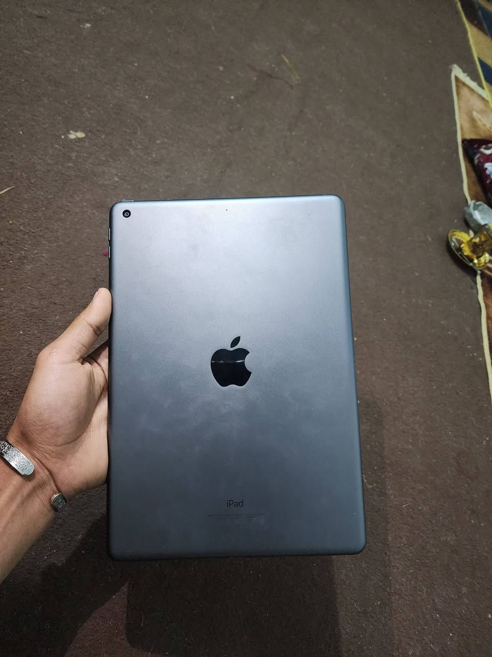 ايباد ٩ ذاكره ٢٥٦ بطاريه ٩٠ بعده بضمانه ملحقاته شاحنته والكارتونه تقريبا موجوده مكاني نجف كوفه ***********
