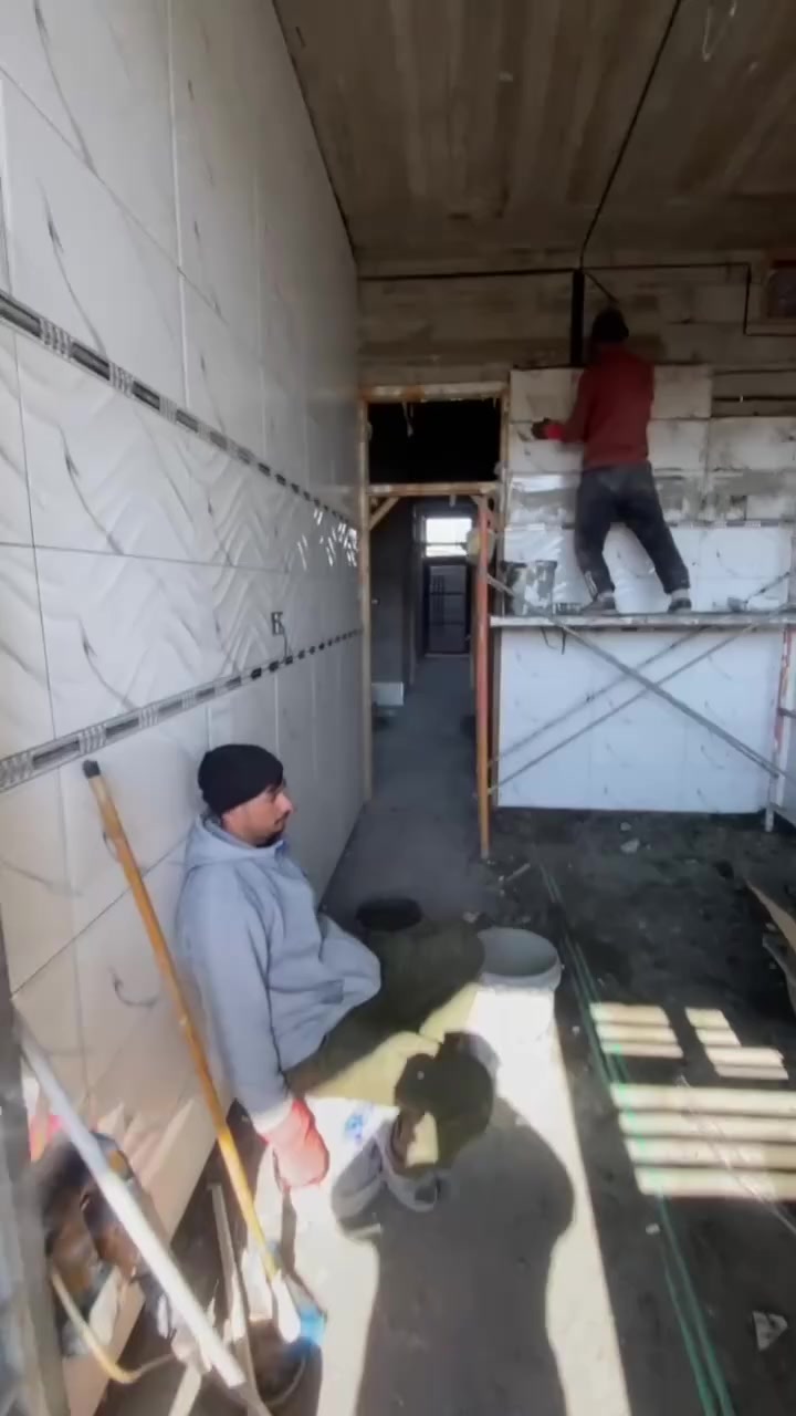 سلام عليك خلفة سيراميك متفرغ حالين جدار معةارضية  شرط تسليم مهندس ***********
