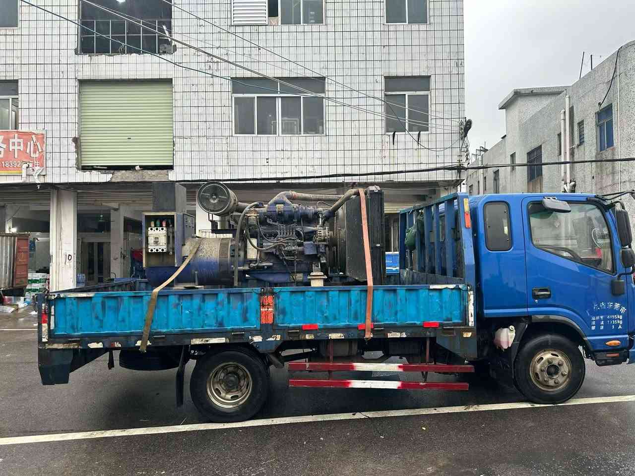 Daewoo 6cylinder
300KVA

WeChat：+86 13407766962


**إذا كنت صاحب هذا الإعلان وتريد حذفه لأي سبب، رجاءا أرسل رسالة إلى الدعم الفني**