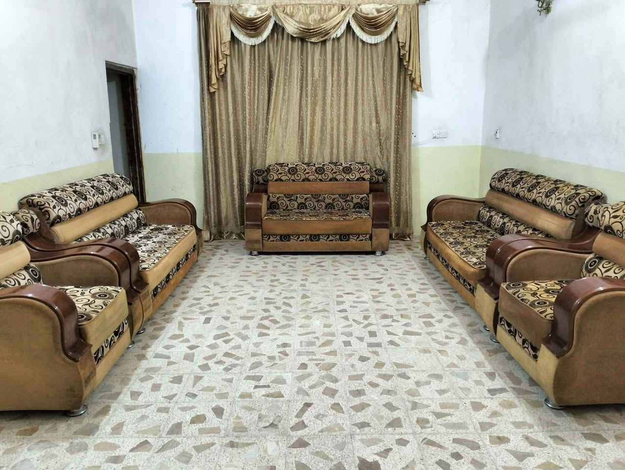 السلام عليكم توفرت جميع الديوان والتخومه جديد ومستخدم الاسعار داخل الصوره  العنوان بعقوبه يوجد توصيل اي استفسار خاص


**إذا كنت صاحب هذا الإعلان وتريد حذفه لأي سبب، رجاءا أرسل رسالة إلى الدعم الفني**