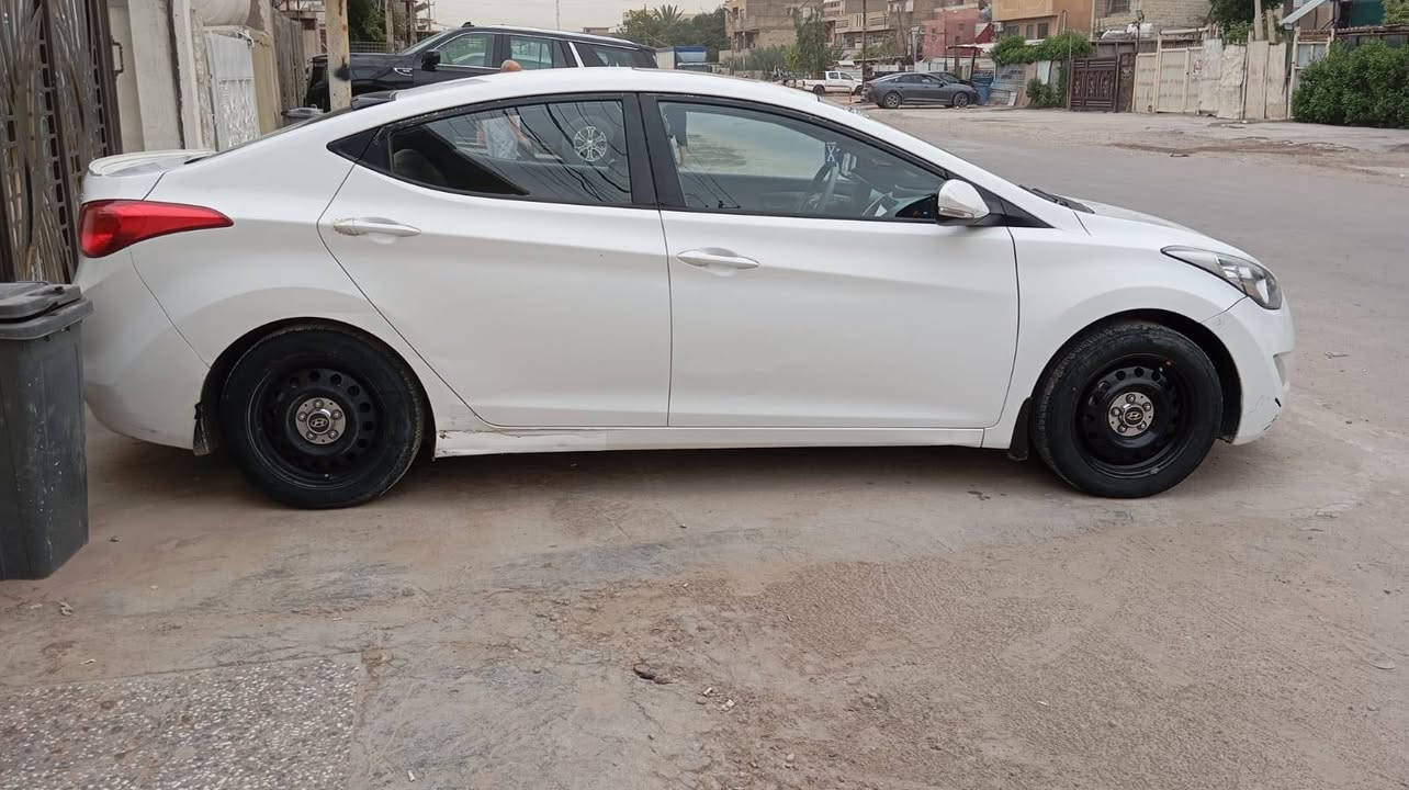 السلام عليكم مكلف بل نشر  النترا 2012 خليجي محرك 1600دوش رقم بغداد سيارة خير من اللة العنوان بغداد للتواصل ***********
