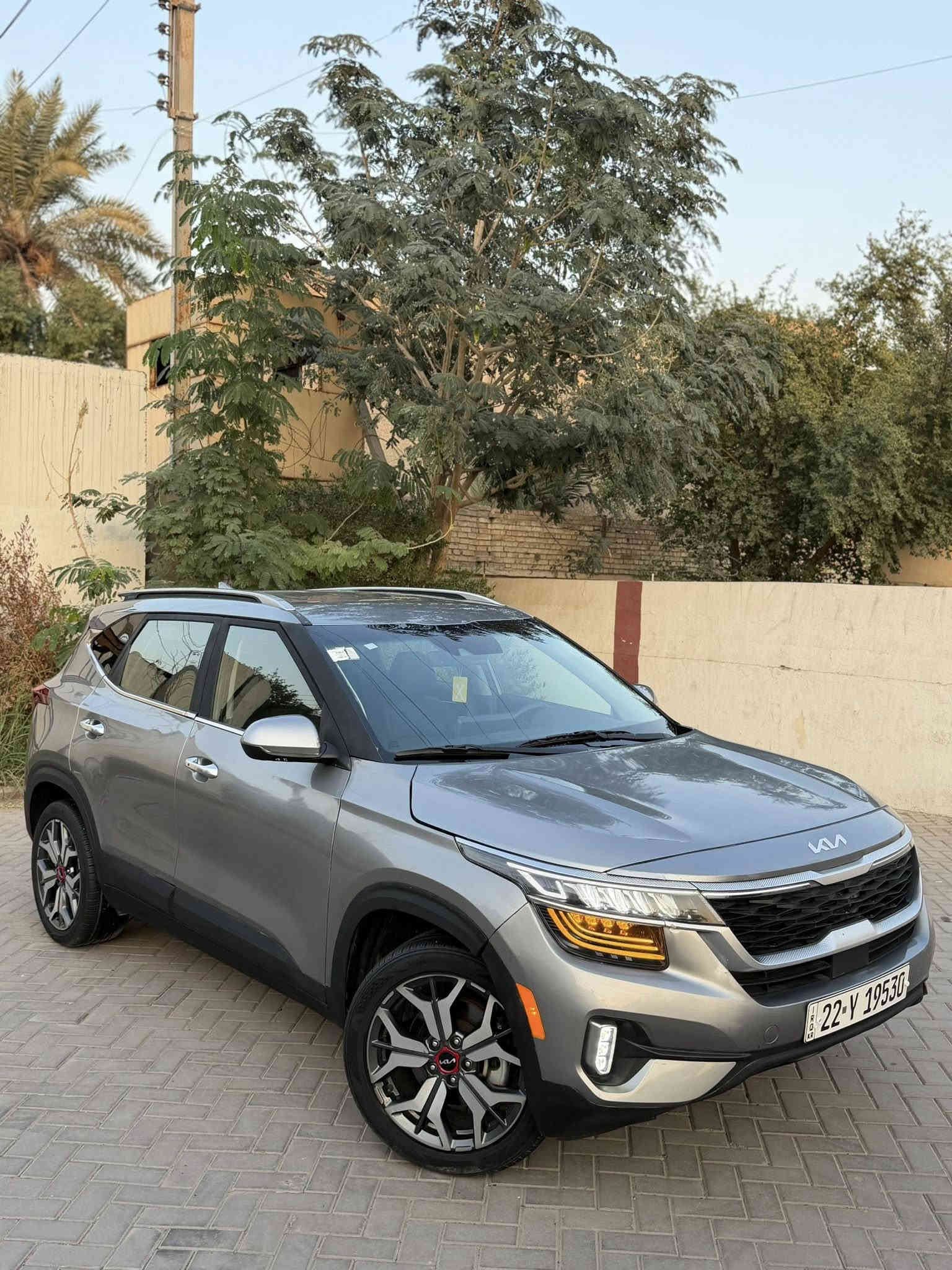 كيآ سيلتوس 2023 أعلى فئه SX فول موآصفات بأستثناء السلآيد (ماشيه 18 الف) ضررها بسيط
جميع الأربآكات سليمه ✅ 
أربيل الرقم الجديد ، تحويل ثآني يوم ✔️
الموآصفات :
بصمه ، تشغيل ، أبوآب ، صندوق ،
تشغيل عن بعد ، تحكم ذآتي ،
قطعتين تبريد ، تبريد ثلج ، 
فول كشنآت جلد ، كشنات كهرباء ، 
أنآره داخليه متغيره الألوان 🌈 ، 
رادارات اماميه ، جانبيه ، خلفيه ، توقف امامي خلفي
فول عدسات 4 زنون ، فول لدآت أماميه LED
الأشاره لدآت ، ويل كب گروم مشبك ، 
شاشه تاب كبيره ، سستم صوت سماعات BOSS
دكمه فور ويل ، فول لدات خلفيه وحساسات ، 
دكمه اوتو ستوب ، دكمه تحديد مسار ، دكمه اوتو هولد ، دكمه مانع انحدار ، دكمه ABS , درآيف مود
4 أنضمه قياده ، شحن لآسلكي واير ليس ، 
هاند بريك بصمه ، تتفئه كشنات ، تبريد بيانو ، 
فول تحكم ستيرن ، ستيرن حرف D دعايه ، 
شاشه عرض تعليمات وسطيه ، محرك توربو 🚀
دكمه تحكم اناره ، اشاره مري جانبيه ، 
________________________
السعر 158 مجال بسيط 
المكان بغداد الكرخ للأستفسار 
***********
