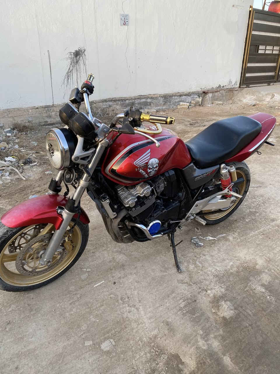 سلام عليكم بطحcb400 دراجه محرك كير كفاله عامه وجيب فيتر وتعال دراجه 1/2/3بطناش إذا مو معدل180 ترجع نعومه ونكره أوراق سكنر كامله مكمله للبيع ابسعرً 14ورقه بيه مجال لتواصل ول ستفسارً ***********
