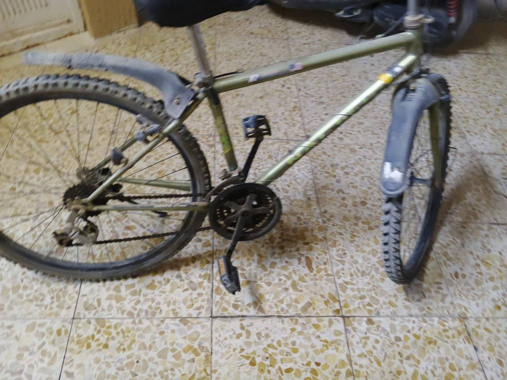 باسكل جبلي للبيع زيتوني نظيف يرادله ترتيبات بسيطه السعر 35 الف وبي مجال للشراي مكاني حي الفارس ***********
