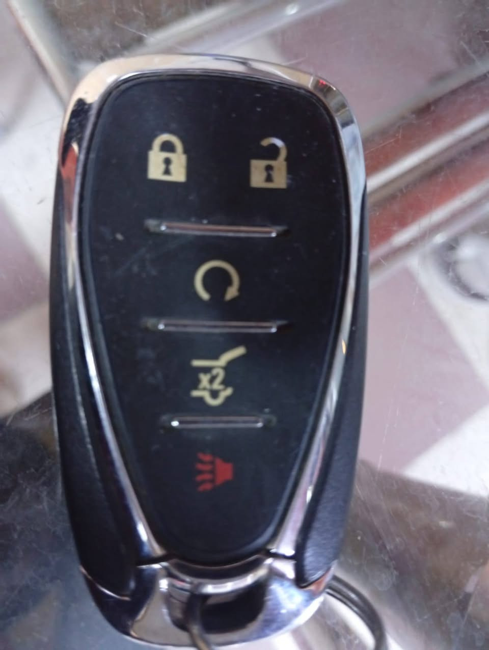 للبيع فقط شوفر ليت اترفز مديل 2021 /7 راكب كشنات منفصل شاشه قاصه تشغيل عن بعد سياره رقم بغداد بسمي السياره بدون حادث ما عدا البنيد صبغ اثر شخوط السعر 217 وبيهه مجال قليل رقم الهاتف/***********
