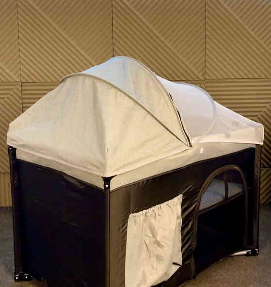 جمله فقط جمله فقط السلام عليكم  متوفر عندي كميه من سرير الطفل  نوعيه جداً ممتازه قياس 100x70  متوفر بل لون الرصاصي و الجوزي 
وفراش الطفل يجي ع شكل جنطه محموله وينفتح يصير فراش كامل متوفر بلونين الاحمر بناتي ازرك ولادي الي يرد ارسال رساله ع الواتس اب او الاتصال *********** جمله فقط
