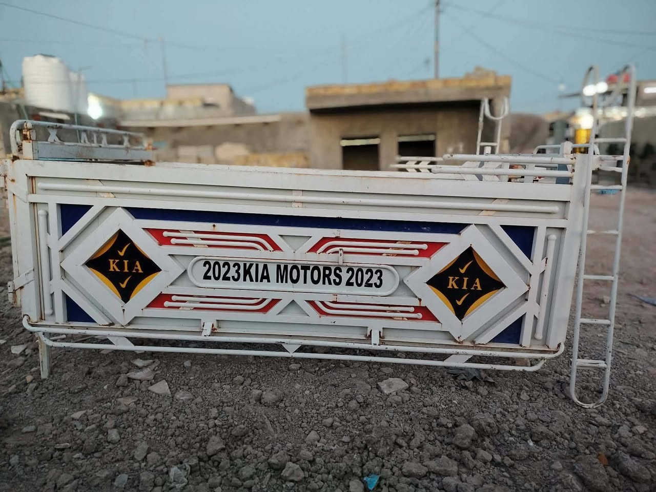 محجر لبيع مال گيه ✌💯
مال ثائر صويره السعر 600 ألف وبيه مجال. 
رقم التلفون ***********
الموقع القاسم مقابل الجامعة الخضراء مكلف بل نشر
