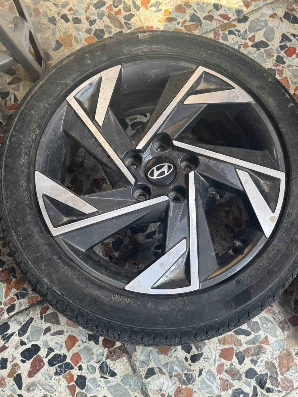 تايرات اويالة انترة الصيني تاير ويل حجم 17 بس جداد مكان بغداد كمالية***********
