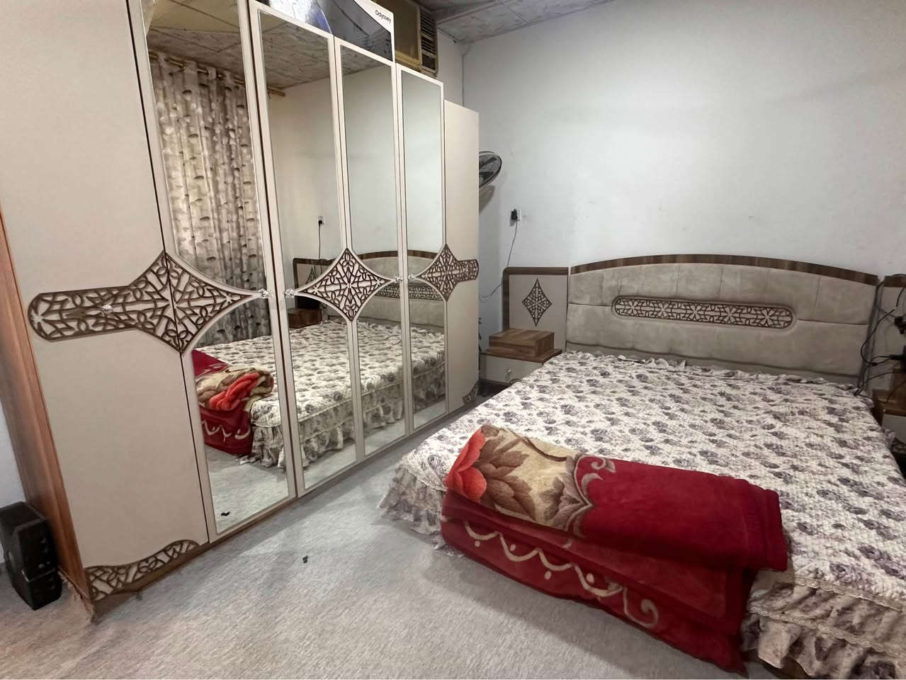 غرفة اخشاب تركية مثل ما مبين بل صورة بحالة جيدة اول شدة الها بغرفتي 
كنتور6 ابواب   
العنوان -النجف /حي الوفاء 
للشراي يفصخها وياهذها 
***********
استخدام شاب النجف, العراق
