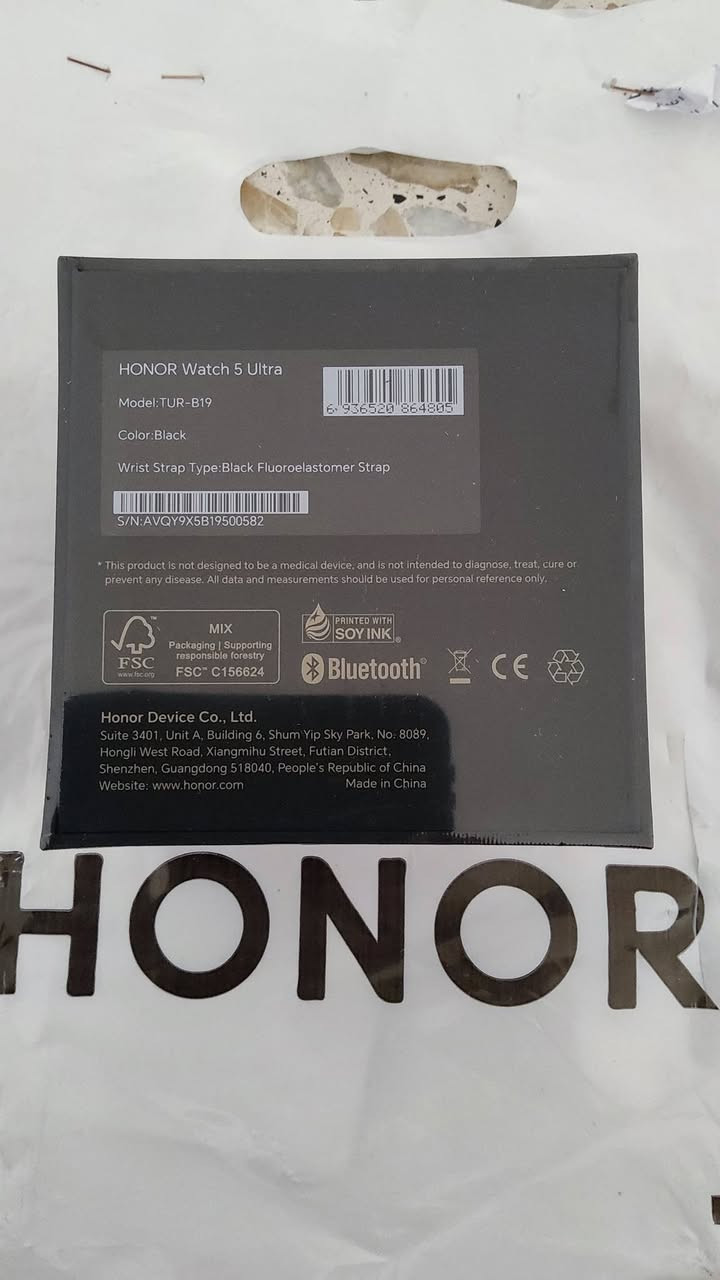 Honor watch 5 ultra
ساعة هونر الجديدة واتش 5 الترا 
الساعة غير مفتوحة الصور فقط للعرض
الساعة تأتي مع ضمان سنة كاملة حماية للساعة
السعر 430الف 
واتساب ***********
