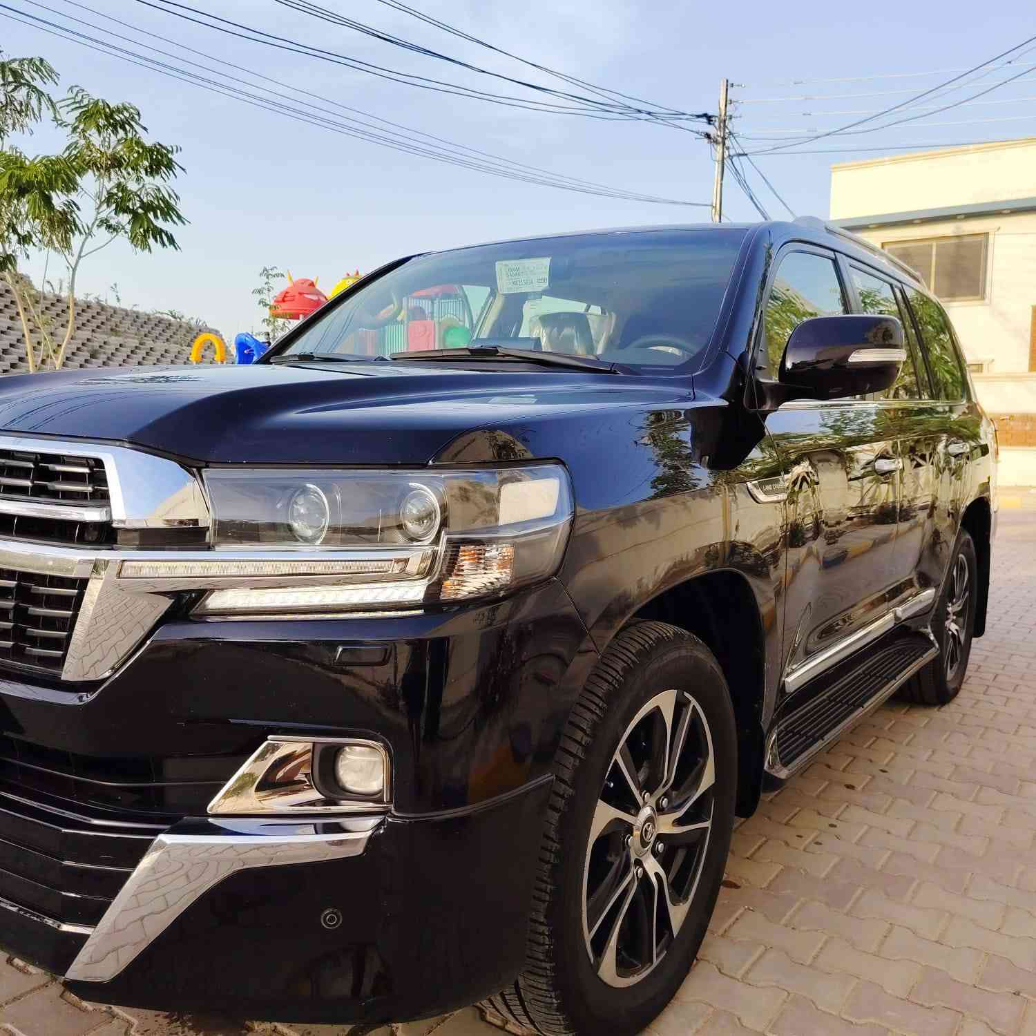 سلام عليكم للبيع 
لاندكروز موديل 2019 ساز باب أول ✅ 

لون اسود مغلفة ppf بلكامل  سيارة جديدة مكفولة كفاله عامة كفاله من صبغ وتبديل ولبارد وتكحيل سيارة جديدة 

رقم أربيل نكليزي سنوية بسمي شوكت متريد أطلع أحول 

فووول مواصفات ساز ✅ بغنة عن تعريف 

مكاني بغداد الكرخ إلي عندة ستفسار يتصل 👇 

السعر 490 وبيها مجال بصيط حك الجية 

*********** 

‏‪***********‬‏
