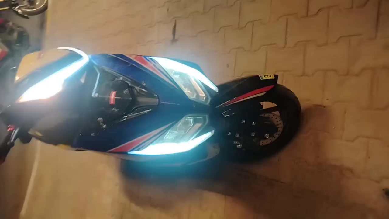 السلام عليكم ورحمة الله دراجه شحن  موديل 2024 للبيع او مراوس جديده 6 بطاريات ملف 1500 ماعوزها شي من شحن لشارع كبل ***********
