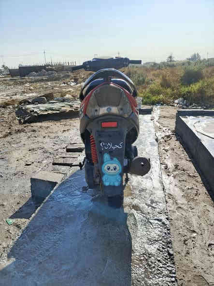 دراجه للبيع..؟                             (يي ححبيبي للبيع)
شنو نواقصها..؟                            (كلشي ما ناقصه

تبيع للواته..؟                     (لامابيع وذا لوتي لاتراسلني احسن)

 شكد بوشتها..؟                              (49)

بيها بانزين..؟                                  (يي محسن)

غراضها موجوده..؟                         (مانقصها شي)

وين مكانك..؟                                (بابل-الحصوه)

تكدر تجيني لفلان مكان.؟.              (لا والله ححبيبي اعذرني)

شكد سعرها..؟                             (450)وبيها مجال 

لاطبلي خاص وتسئل كلشي كدامك🖤 ***********
