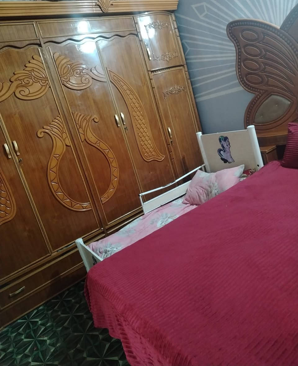 سلام عليكم غرفه اخشاب عراقيه للبيع كنتور طابقين ست بيبان ميز مرايه وكومديات ثنين وميز تلفزيون وزاويه بابين  مكاني كربلاء عون


**إذا كنت صاحب هذا الإعلان وتريد حذفه لأي سبب، رجاءا أرسل رسالة إلى الدعم الفني**