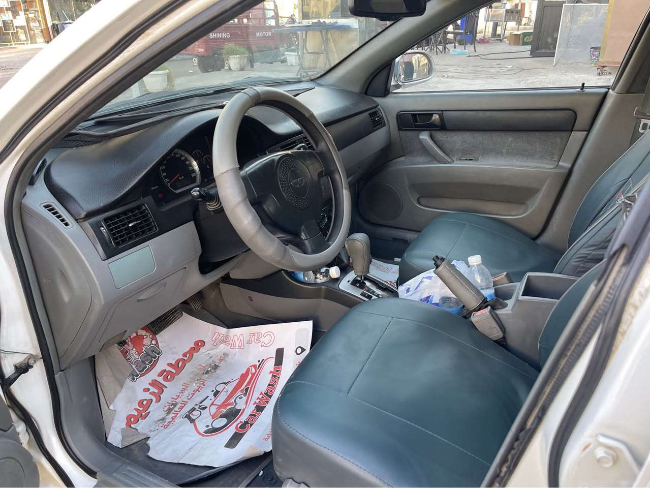 دايو لاسيتي للبيع موديل 2003 السيارة مصبوغة عام جمالية 

ماشية تقريبا 186 الف حقيقي 

منضومة زنون كاملة 

رقم بغداد انكليزي جديد 

داخل حلو ونضيف 

حساس خلفي 

شاشة وكامرة 

كير اوتو 

ريمونت مانع سرقة 

ويل كب 

السيارة حلوة ونصبتهة حلوة 

مكينة قبل شهرين شادهة جديدة حجم 2000

ملاحضة : الكير بي صوت ابيعلك كير كايم بس السيارة تمشي واطلع بيهة يومية كلشي مابيهة 

وعندي الكمبريسر بي صوت ايضا بس لان شتة مكدرت اسوي هوة شغال بس يطلع صوت 

السعر 45 ورقة ومجالهة كلش بسيط 

للاستفسار *********** بغداد, العراق
