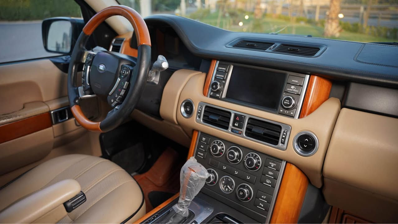 رانج روفر ڤوك (للبيع او المراوس ) 
‏Range Rover Vogue 
لون زيتوني ملكي فئة محدودة 
موديل 2010 وكالة شركة سردار خليجي 
رقم سليمانية وكالة او تحويل 
مكفولة كفالة عامة من الضربة والصبغ والتصليح
فول مواصفات أوتو بايكرافي
ما تصرف ربع عليها  

للاستفسار :***********
السعر :140$ بغداد, العراق
