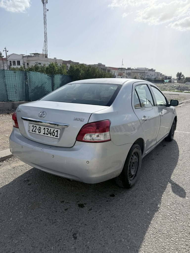 توێتا یارس ٢٠٠٨
ڕەنگی سلڤەر سەیارەکە ٣ پارچەی هەیە بێ ژوورەوە
پشت و پێشی کەپسە بێ لێدرانە
گێڕ و مەکینە و تەبریدی بە شەرتە
بەناوی خۆمە و سەنەوی تا ٢٠٢٨ نوێیە
توند و تۆڵە و بێ مەسروفە 
نرخی سەیارەکە82 وەرەقە و مەجال
ژمارە مۆبایل *********** هه ولیر أربيل, العراق
