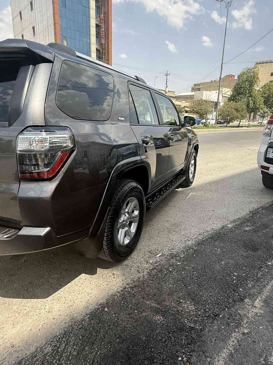 TOYOTA  4RUNNER   2021SR5 Premium
~ تويوتا 4 رنر  
~ وارد أمريكا  
~ موديل 2021
~ محرك 6 سلندر  / V6 
~ دبل أكسلة  4WD 
~ مواصفات SR5 
~ شاشة كبير  
~ كاميرا
 السعر290💵$
~ كشن جلدة كهربائية 
~ ويل كب كرومة 
~ حجم تايرات ١٧🌀
~ 7راكب 
~ ماشي45 ميل 
~ إيرباگ ستيرن راجع  شركة 100%  
‏شارع فلسطين ***********
 الاستفسار عن طريق الاتصال او واتساب
غير متواجد ماسنجر

