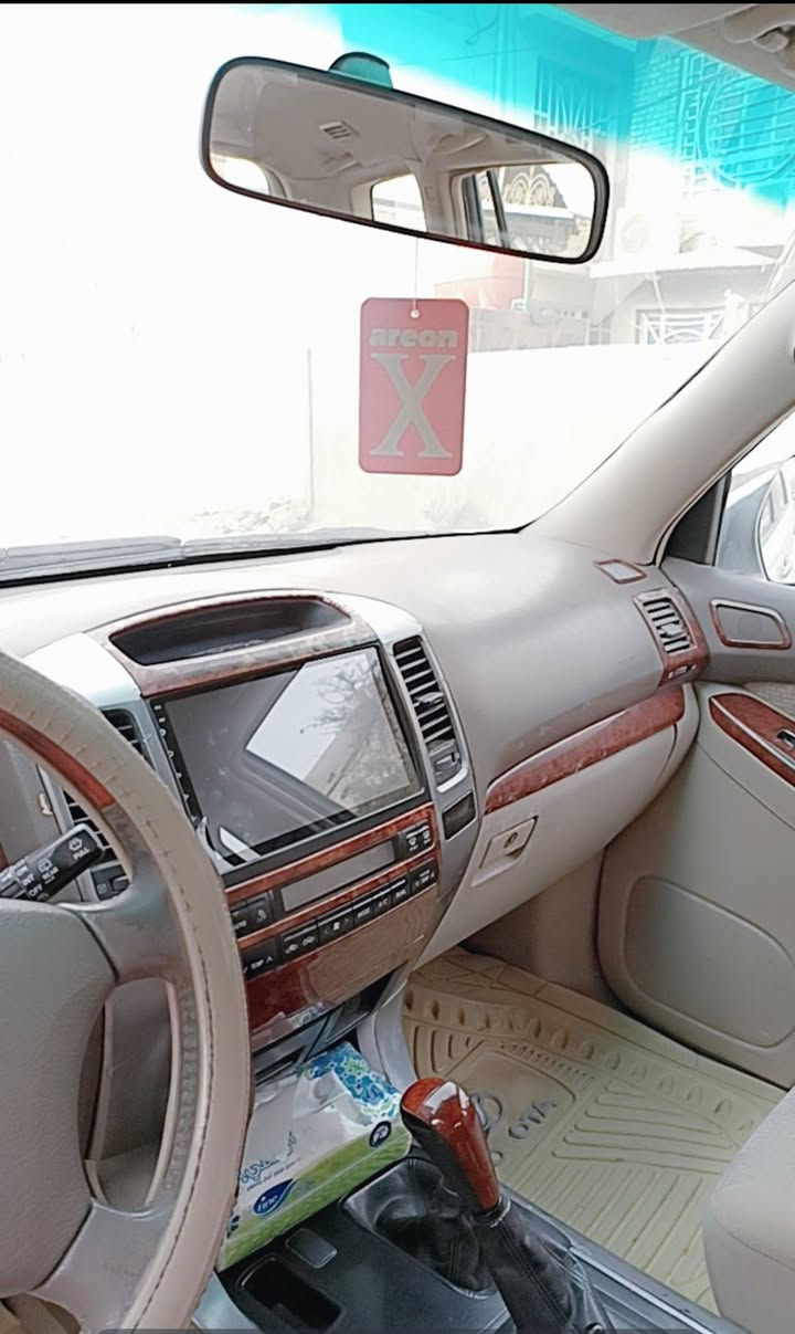 السلام عليكم 
للبيع تويوتا برادو وارد خليجي موديل ٢٠٠٨ السيارة باسمي مداور نفس اليوم 
رقم قادسية انگليزي مميز جدا جدا
سبعة راكب 
تبريد ثلاث قطع
محرك ٢٧٠٠ المرغوب 
أكثر تفاصيل اتصل وتدلل
‏‪***********‬‏
